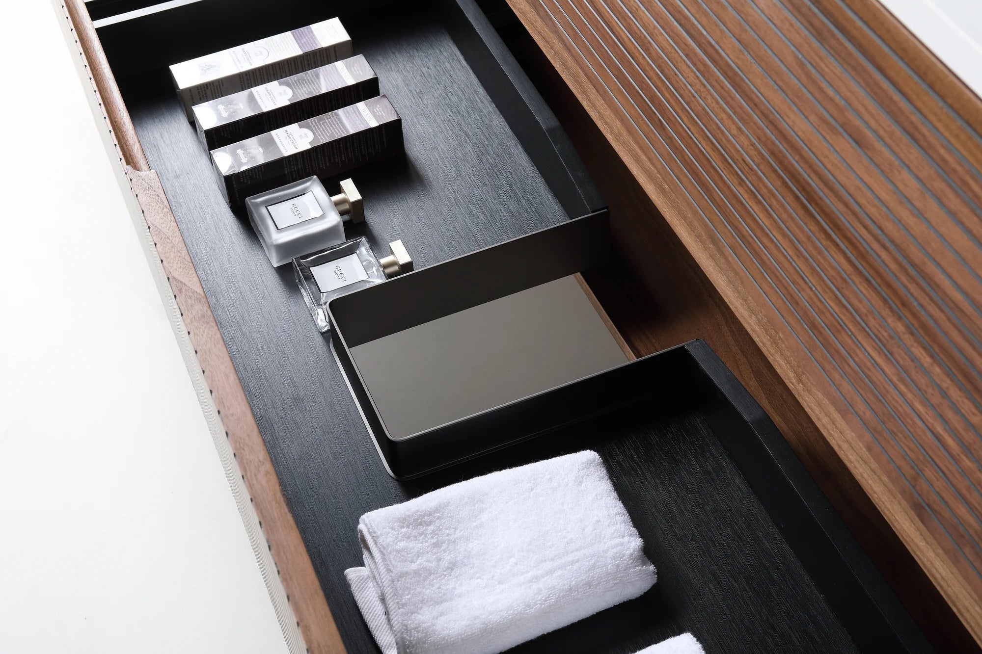 ORSA SINGLE WALNUT WALL MOUNT MODERN BATHROOM VANITY