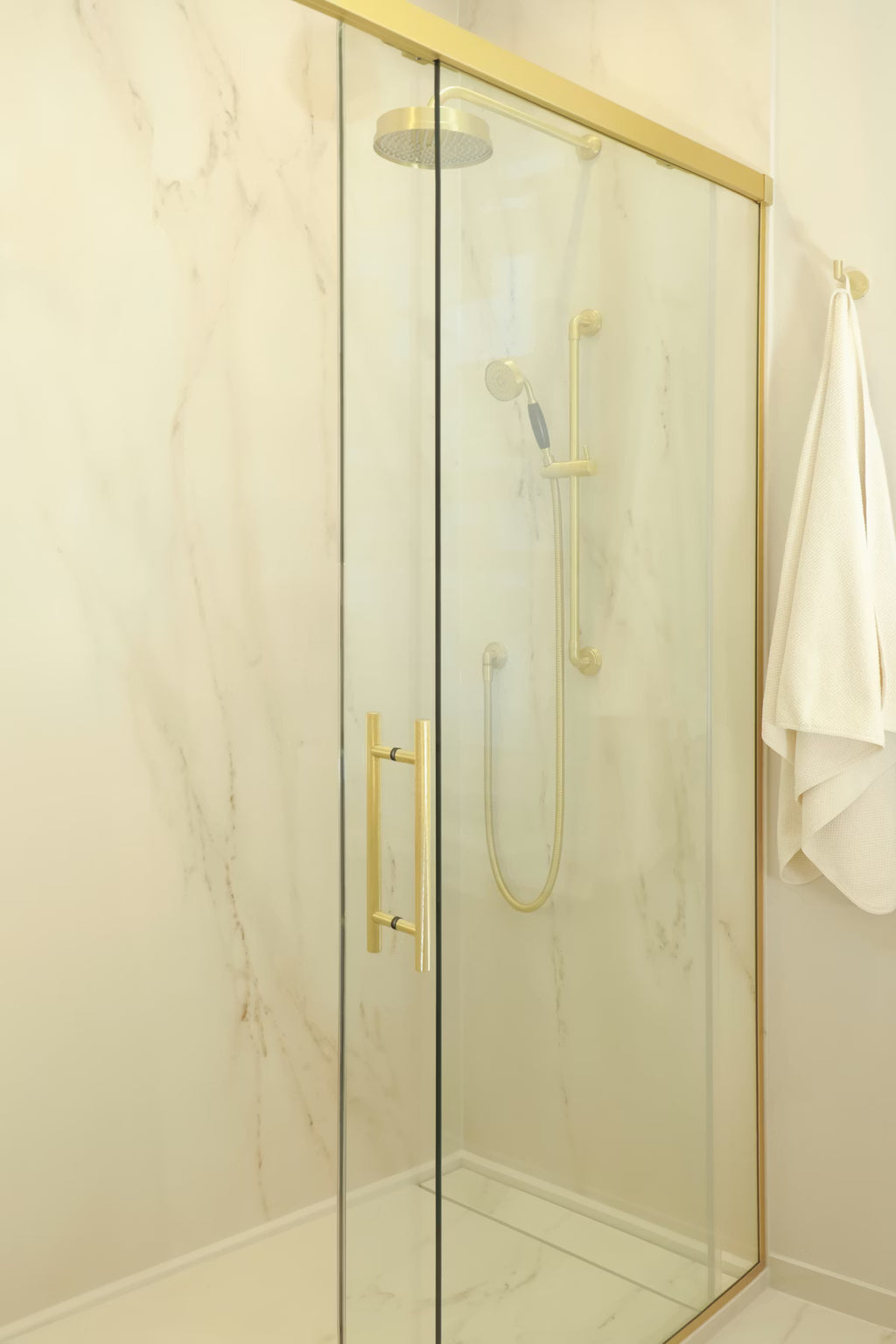Rem Dekton - Dk natural 2.0Cm Jumbo Format: 132.28X65.75 in