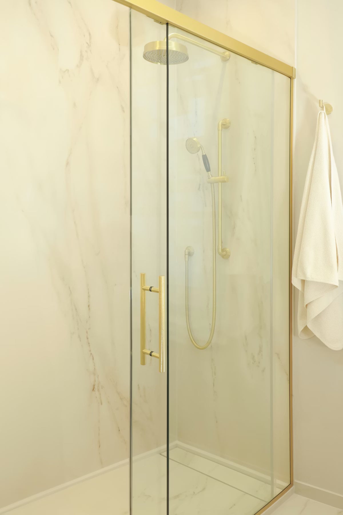 Rem Dekton - Dk natural 2.0Cm Jumbo Format: 132.28X65.75 in